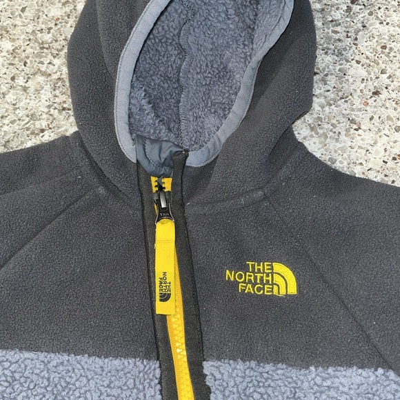 The North Face Fleece Baby Snowsuit - Picture 4 of 7